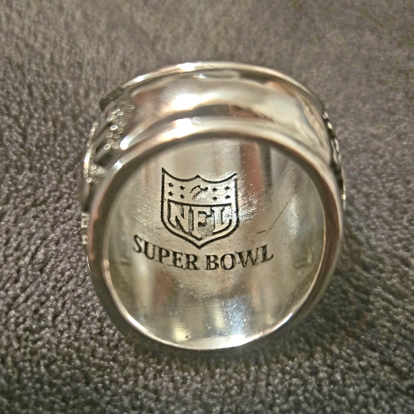 Buccaneers Tampa Bay Brady Super Bowl ring - Picture 6 of 6